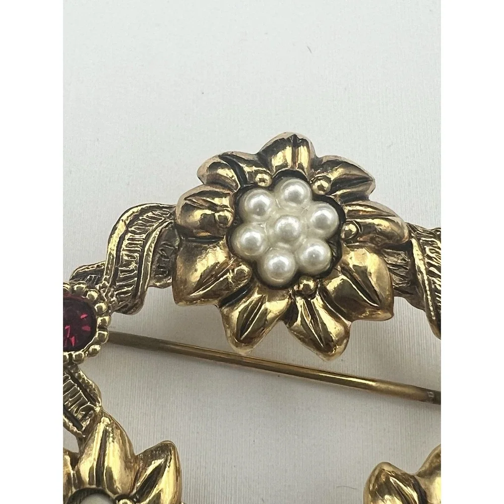 Vintage GAVIN Gold Wreath Brooch Faux Pearl Ruby Rhinestone Bow Size 1.75